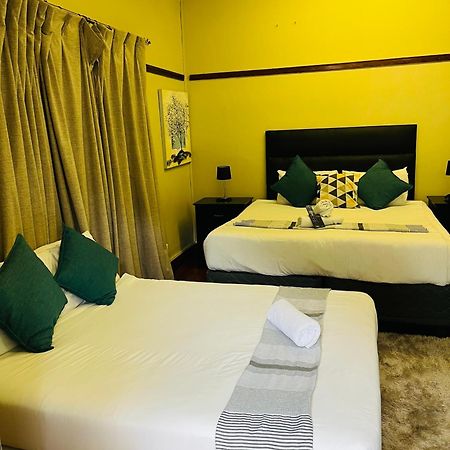 St Eve Lodge & Spa Блумфонтейн Экстерьер фото