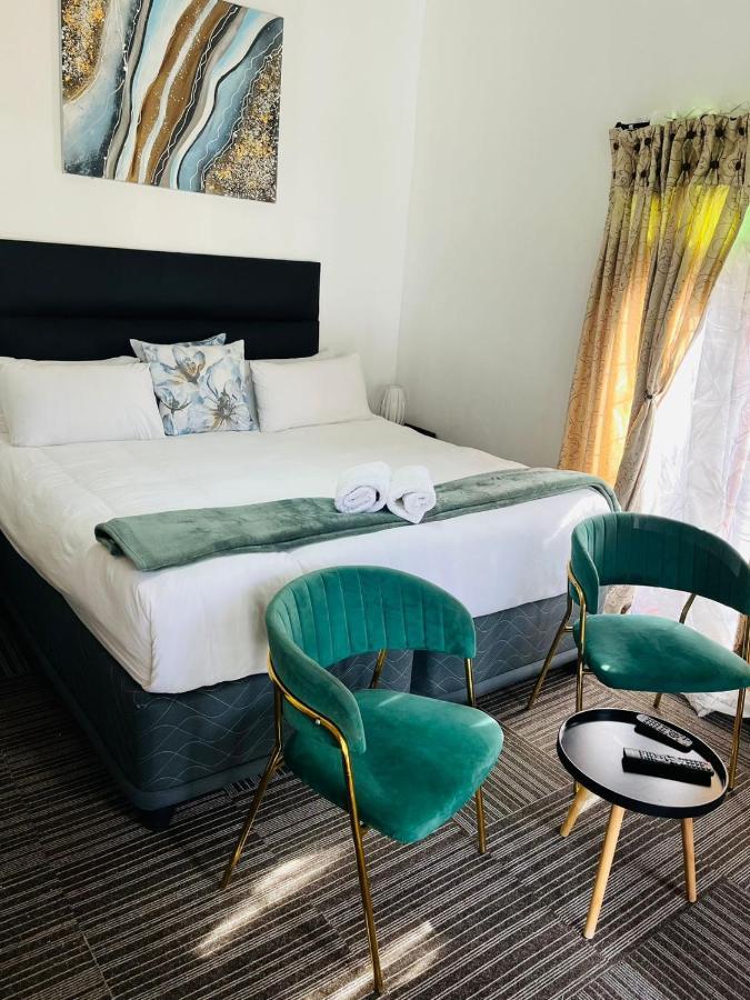 St Eve Lodge & Spa Блумфонтейн Экстерьер фото